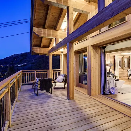 Luxury Alpine Escape - Chalet Jacuzzi シャレー