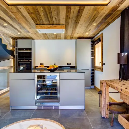 Chalet Luxury Alpine Escape - Chalet Jacuzzi *
